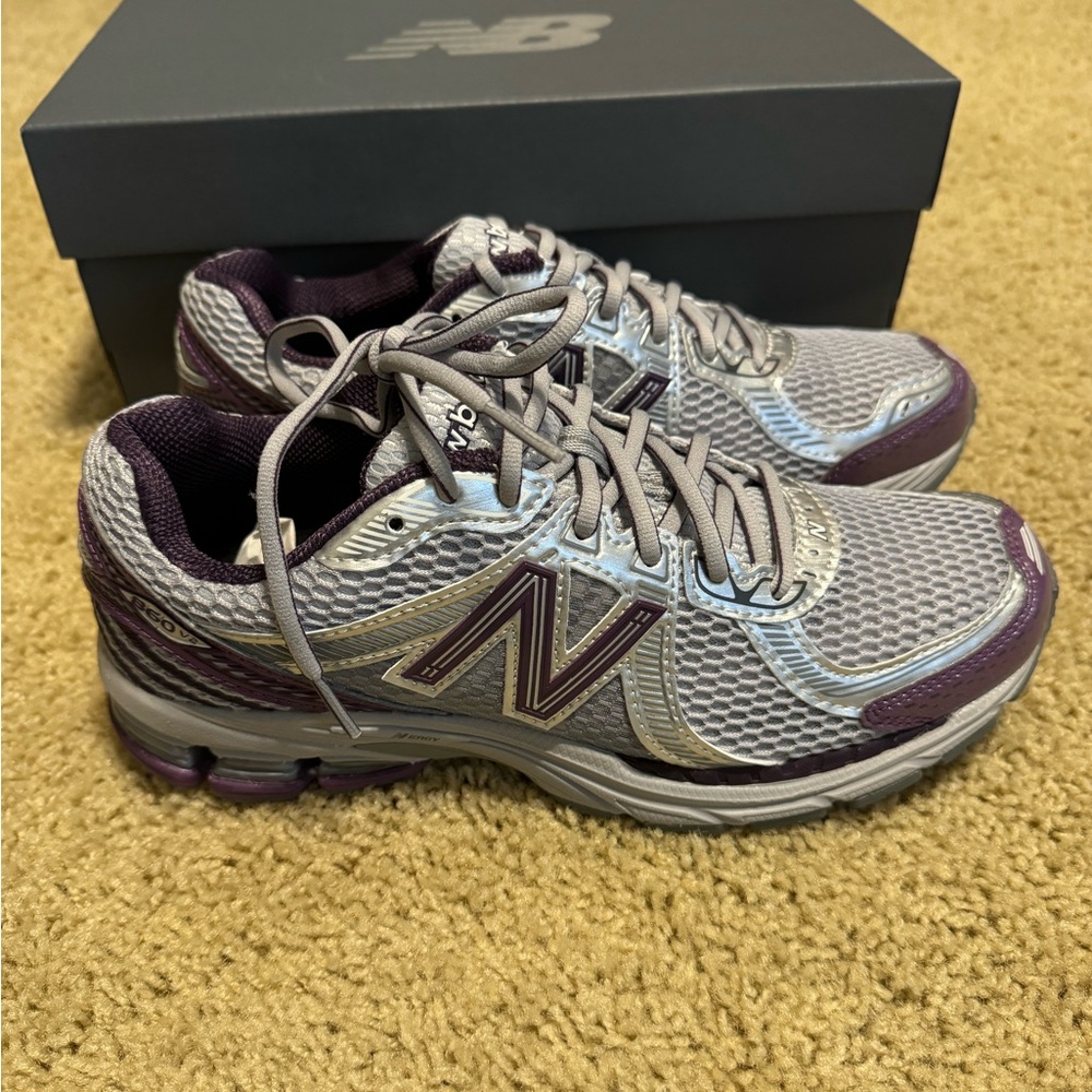 New Balance 860V2